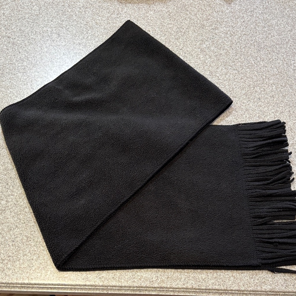 Amanda Smith Classic Fringe Winter Scarf Unisex Black OS